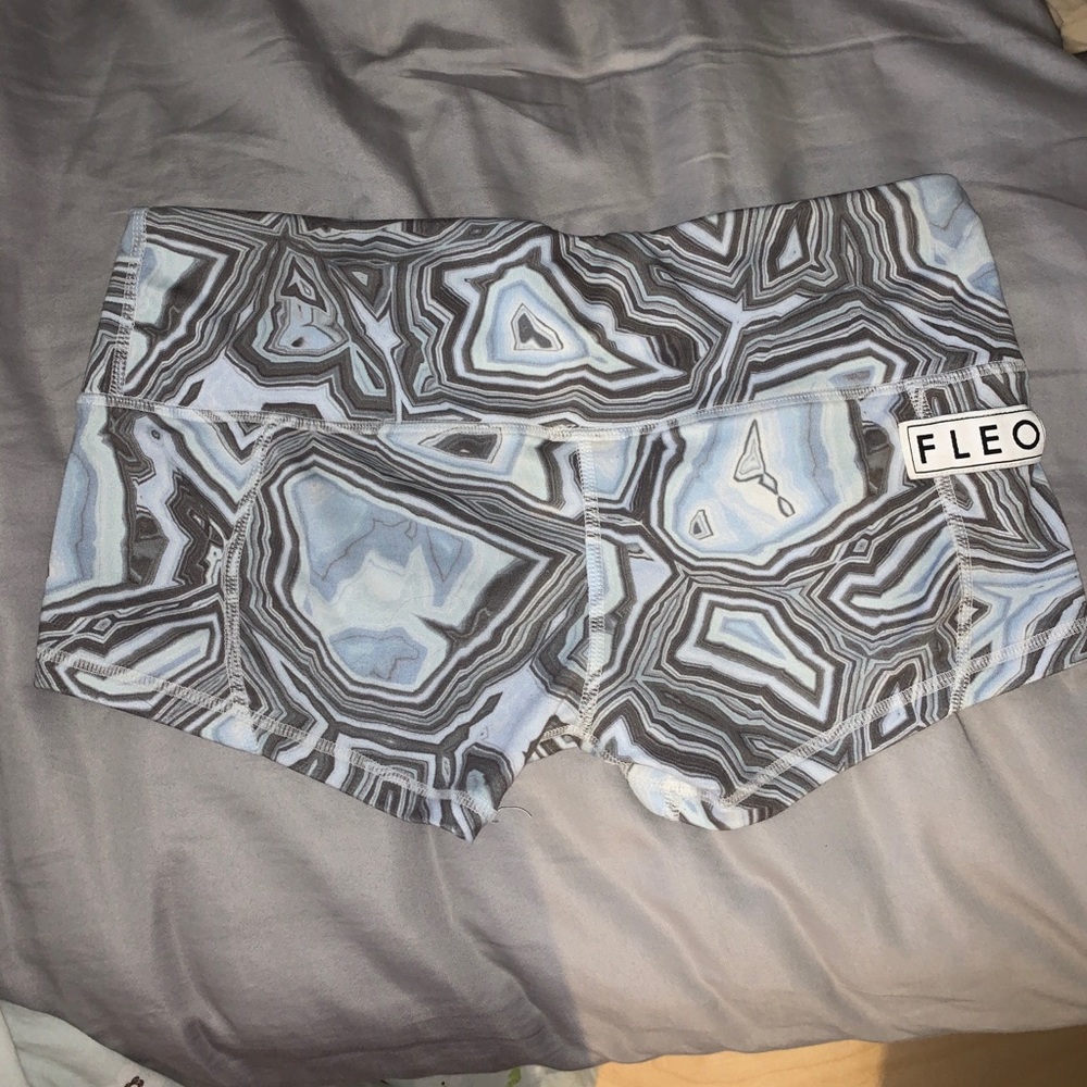 FLEO shorts